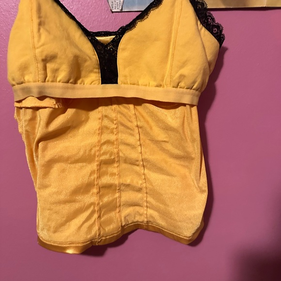 Yellow satin like tank top with back lace - Picture 2 of 5